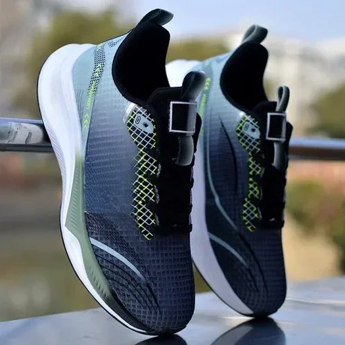 Atmungsaktive Sportschuhe